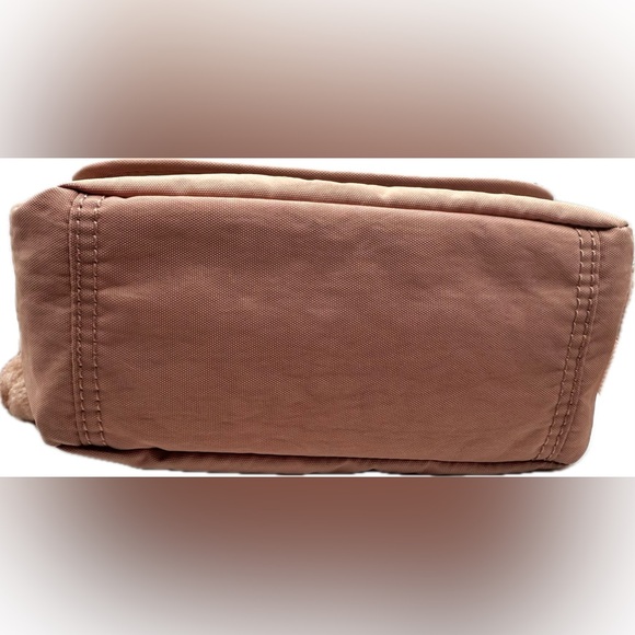 Kipling Crossbody mini bag, Excellent Condition, Peach Color. Very cute. - Picture 4 of 14